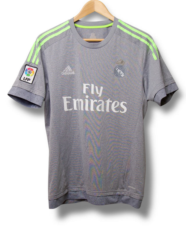 Real Madrid 2015/2016 Away Shirt (S)
