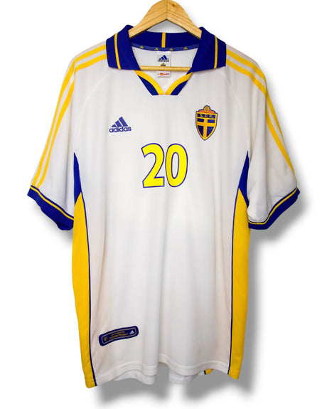 Sweden 2000 Away Shirt Larsson #20 (XL)
