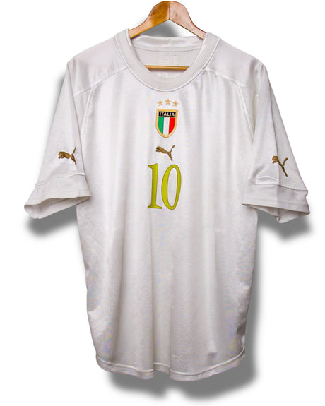 Italy 2004 Away Shirt Totti #10 (XL)
