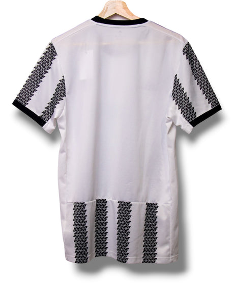 Juventus 2022/2023 Home Shirt (M)