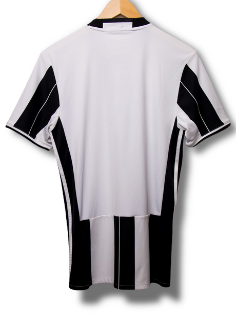 Juventus 2016/2017 Home Shirt (Size S)