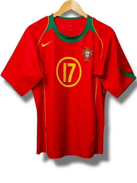 Portugal 2004 Home Shirt Ronaldo #17 (M)