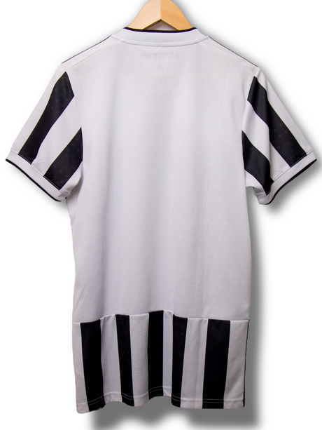 Juventus 2021/2022 Home Shirt (M)